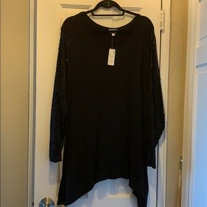 Avenue sharkbite lace top